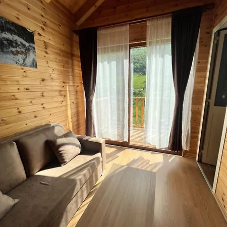 Bujtina Tradicionale *